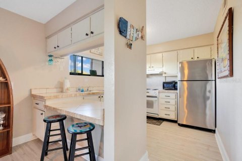 Condo in Cocoa Beach, Florida, 2 bedrooms  № 1384736 - photo 9