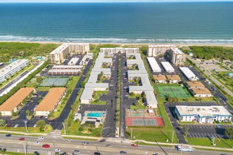 Condo in Cocoa Beach, Florida, 2 bedrooms  № 1384736 - photo 25