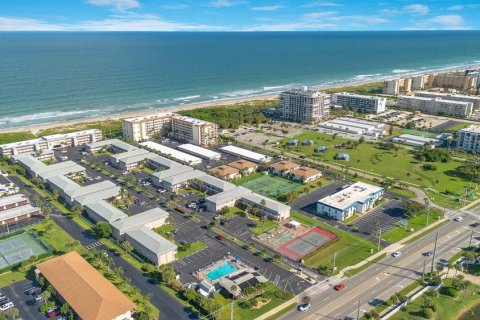Condo in Cocoa Beach, Florida, 2 bedrooms  № 1384736 - photo 27