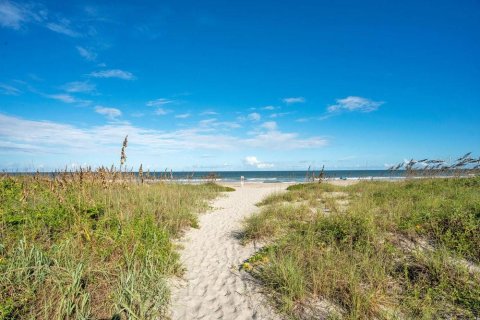 Condo in Cocoa Beach, Florida, 2 bedrooms  № 1384736 - photo 22