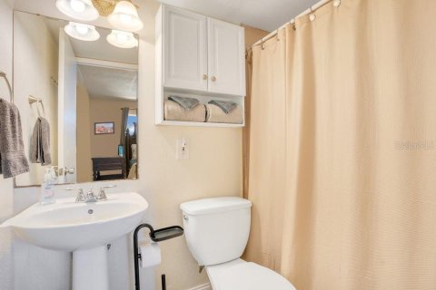Condo in Cocoa Beach, Florida, 2 bedrooms  № 1384736 - photo 15