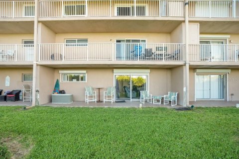 Condo in Cocoa Beach, Florida, 2 bedrooms  № 1384736 - photo 19