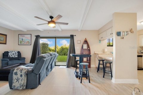 Condo in Cocoa Beach, Florida, 2 bedrooms  № 1384736 - photo 3