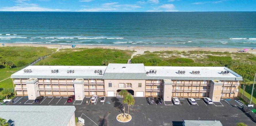 Condo in Cocoa Beach, Florida, 2 bedrooms № 1384736