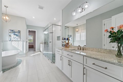 House in Jensen Beach, Florida 4 bedrooms, 356.65 sq.m. № 2021916 - photo 30