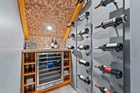 House in Jensen Beach, Florida 4 bedrooms, 356.65 sq.m. № 2021916 - photo 24