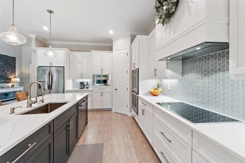 House in Jensen Beach, Florida 4 bedrooms, 356.65 sq.m. № 2021916 - photo 21