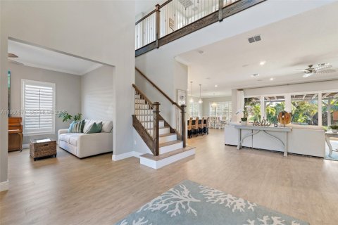 House in Jensen Beach, Florida 4 bedrooms, 356.65 sq.m. № 2021916 - photo 9