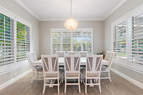 House in Jensen Beach, Florida 4 bedrooms, 356.65 sq.m. № 2021916 - photo 16