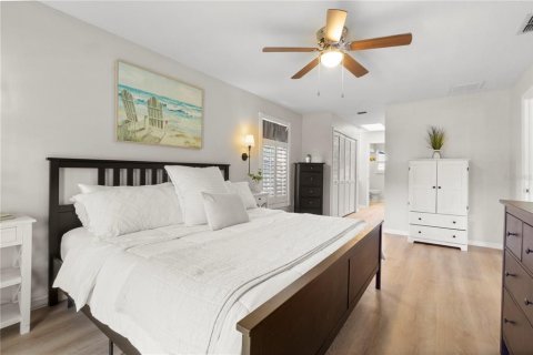 Casa en venta en New Port Richey, Florida, 4 dormitorios, 229.84 m2 № 1900053 - foto 19