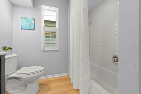 Casa en venta en New Port Richey, Florida, 4 dormitorios, 229.84 m2 № 1900053 - foto 22