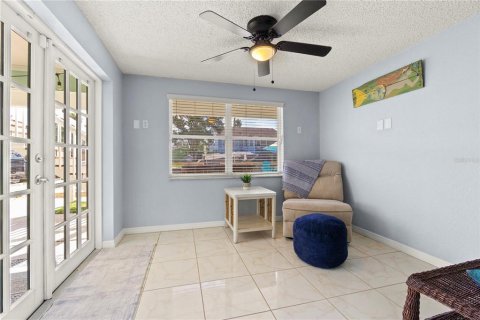 Casa en venta en New Port Richey, Florida, 4 dormitorios, 229.84 m2 № 1900053 - foto 23