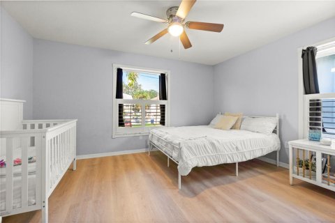 Casa en venta en New Port Richey, Florida, 4 dormitorios, 229.84 m2 № 1900053 - foto 15