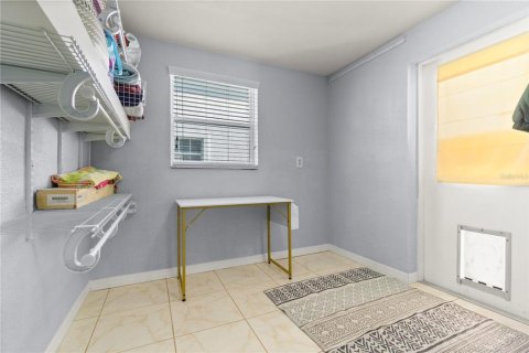 Casa en venta en New Port Richey, Florida, 4 dormitorios, 229.84 m2 № 1900053 - foto 7