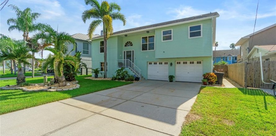 Casa en New Port Richey, Florida 4 dormitorios, 229.84 m2 № 1900053