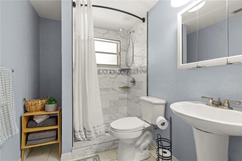 Casa en venta en New Port Richey, Florida, 4 dormitorios, 229.84 m2 № 1900053 - foto 30