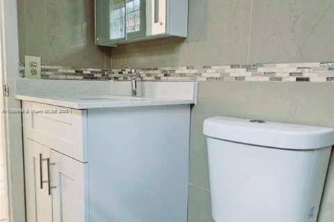 Condo in North Miami, Florida, 1 bedroom  № 1874354 - photo 5