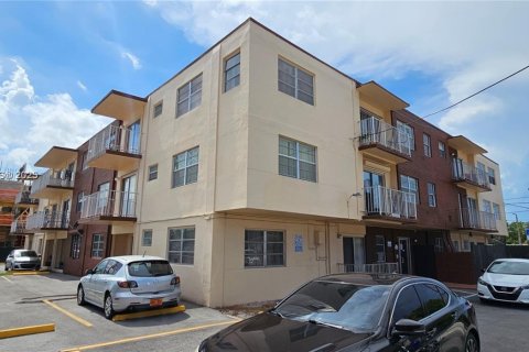 Condo in North Miami, Florida, 1 bedroom  № 1874354 - photo 7