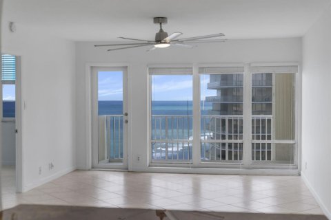 Condo in Pompano Beach, Florida, 2 bedrooms  № 2250906 - photo 11