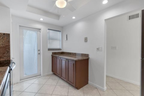 Condo in Pompano Beach, Florida, 2 bedrooms  № 2250906 - photo 15