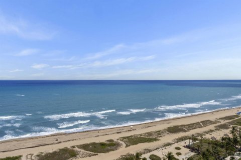 Condo in Pompano Beach, Florida, 2 bedrooms  № 2250906 - photo 3