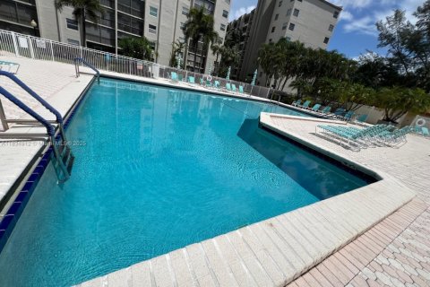 Condo in Lauderhill, Florida, 2 bedrooms  № 1817644 - photo 27