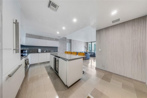 Купить кондоминиум в Майами, Флорида 2 спальни, 129.6м2, № 2010841 - фото 3