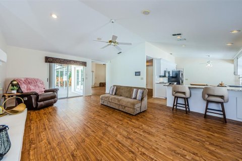 House in New Port Richey, Florida 4 bedrooms, 247.21 sq.m. № 1571731 - photo 30