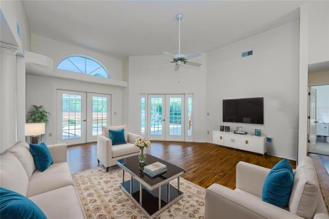 House in New Port Richey, Florida 4 bedrooms, 247.21 sq.m. № 1571731 - photo 13