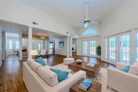 House in New Port Richey, Florida 4 bedrooms, 247.21 sq.m. № 1571731 - photo 9