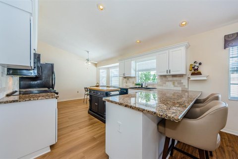 House in New Port Richey, Florida 4 bedrooms, 247.21 sq.m. № 1571731 - photo 23
