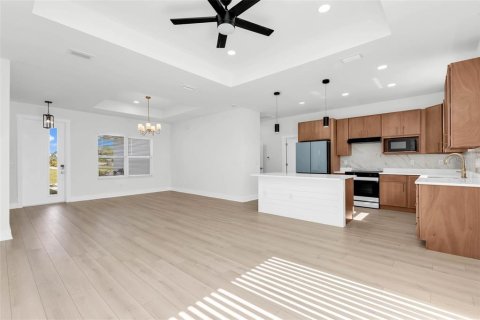 House in Placida, Florida 4 bedrooms, 156.17 sq.m. № 2114489 - photo 10