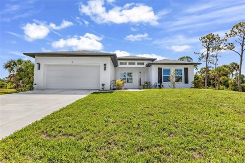 House in Placida, Florida 4 bedrooms, 156.17 sq.m. № 2114489 - photo 4
