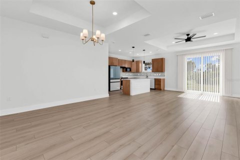 House in Placida, Florida 4 bedrooms, 156.17 sq.m. № 2114489 - photo 6