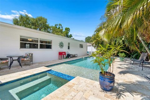 House in Saint Petersburg, Florida 2 bedrooms, 122.82 sq.m. № 2116023 - photo 30