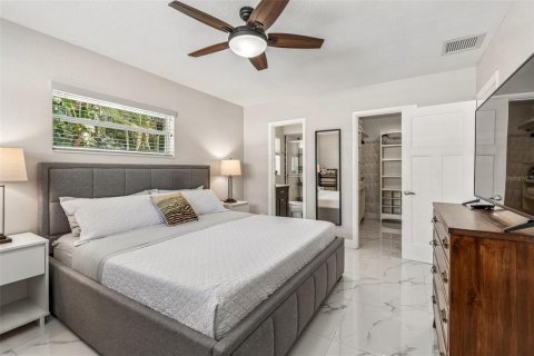 House in Saint Petersburg, Florida 2 bedrooms, 122.82 sq.m. № 2116023 - photo 20