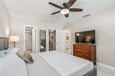 House in Saint Petersburg, Florida 2 bedrooms, 122.82 sq.m. № 2116023 - photo 21