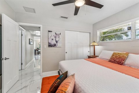 House in Saint Petersburg, Florida 2 bedrooms, 122.82 sq.m. № 2116023 - photo 26