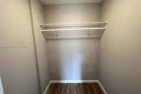 Снять в аренду кондоминиум в Санни-Айлс-Бич, Флорида 1 спальня, 50.72м2, № 2004691 - фото 11