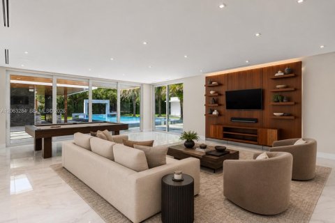 Villa ou maison à vendre à Pinecrest, Floride: 8 chambres, 829.71 m2 № 2286646 - photo 15