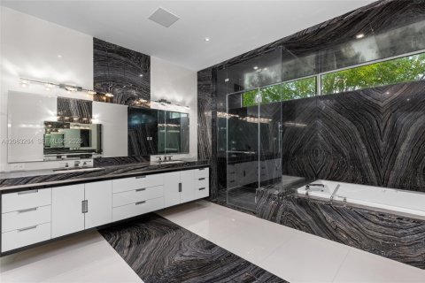 Villa ou maison à vendre à Pinecrest, Floride: 8 chambres, 829.71 m2 № 2286646 - photo 21