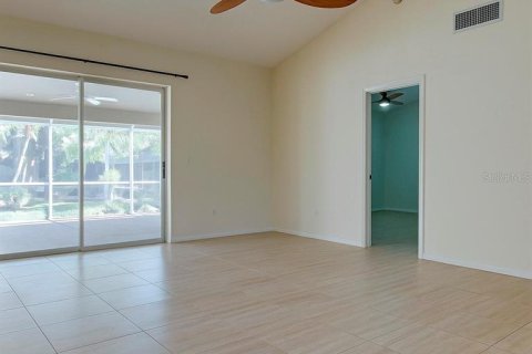 House in Palm Harbor, Florida 2 bedrooms, 154.12 sq.m. № 2148613 - photo 10