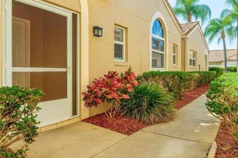 House in Palm Harbor, Florida 2 bedrooms, 154.12 sq.m. № 2148613 - photo 3