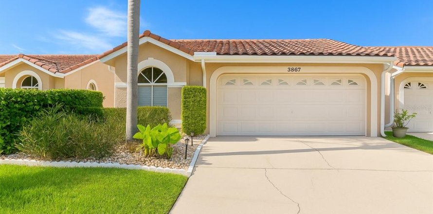 House in Palm Harbor, Florida 2 bedrooms, 154.12 sq.m. № 2148613