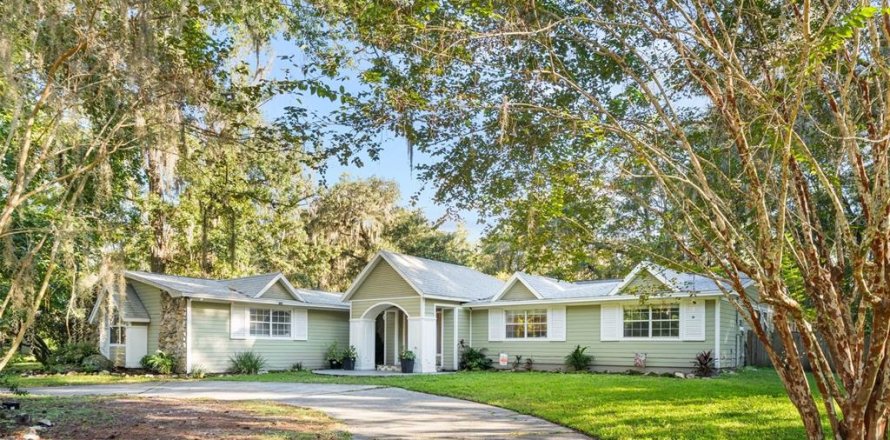 Villa ou maison à Gainesville, Floride 4 chambres, 293.2 m2 № 2420151