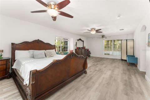 Villa ou maison à vendre à Gainesville, Floride: 4 chambres, 293.2 m2 № 2420151 - photo 17