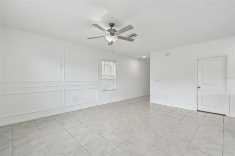 House in Lutz, Florida 4 bedrooms, 173.73 sq.m. № 1791548 - photo 9