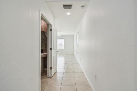House in Lutz, Florida 4 bedrooms, 173.73 sq.m. № 1791548 - photo 5