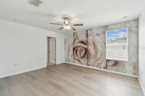 House in Lutz, Florida 4 bedrooms, 173.73 sq.m. № 1791548 - photo 13
