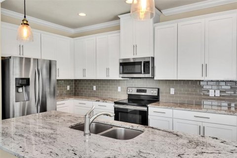 Townhouse in Winter Park, Florida 3 bedrooms, 166.02 sq.m. № 1851168 - photo 10